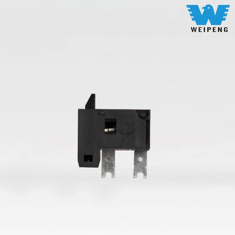 Single poste double throw micro switch
